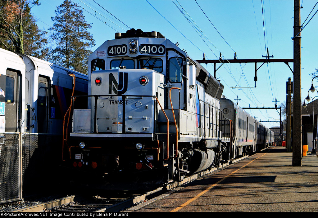 NJT 4100 on 854